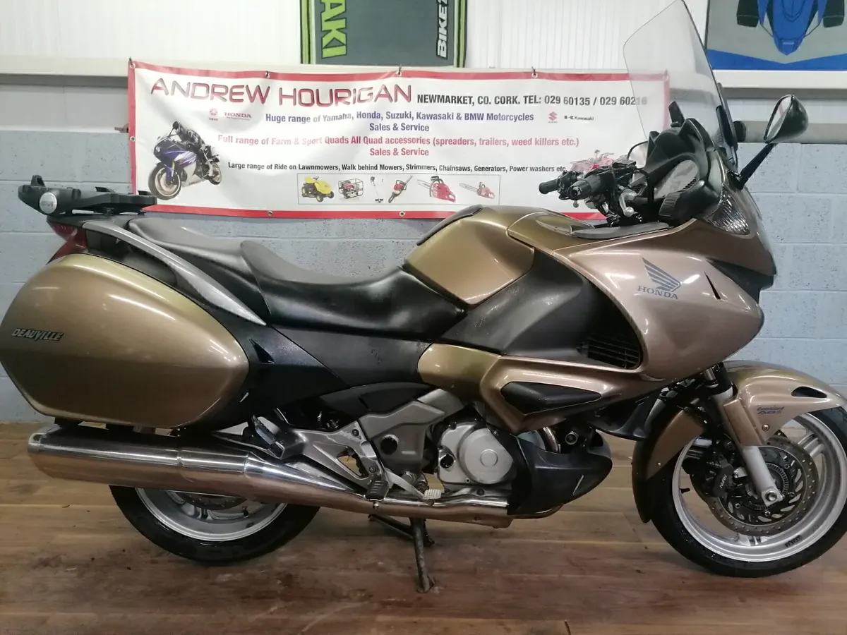 Honda NT700 Deauville - Image 1