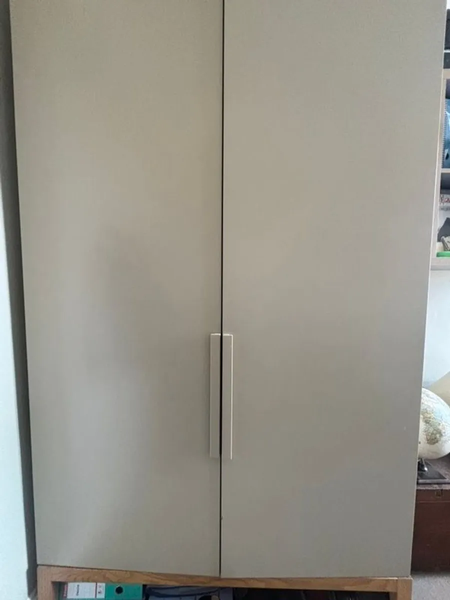 wardrobe - Image 4