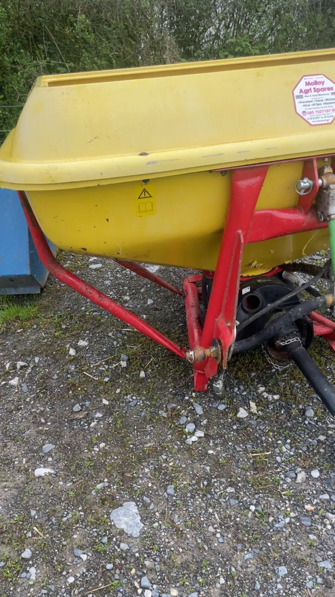 Manure spreader - Image 1
