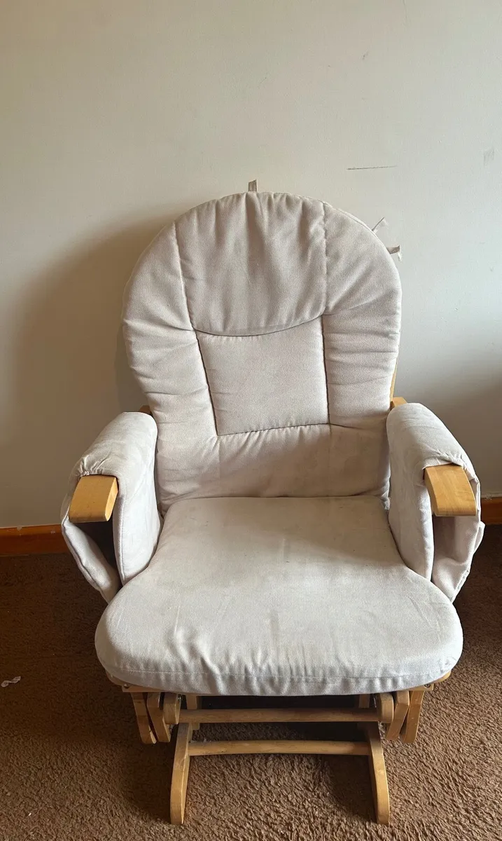 Nursery rocking chair - Image 1