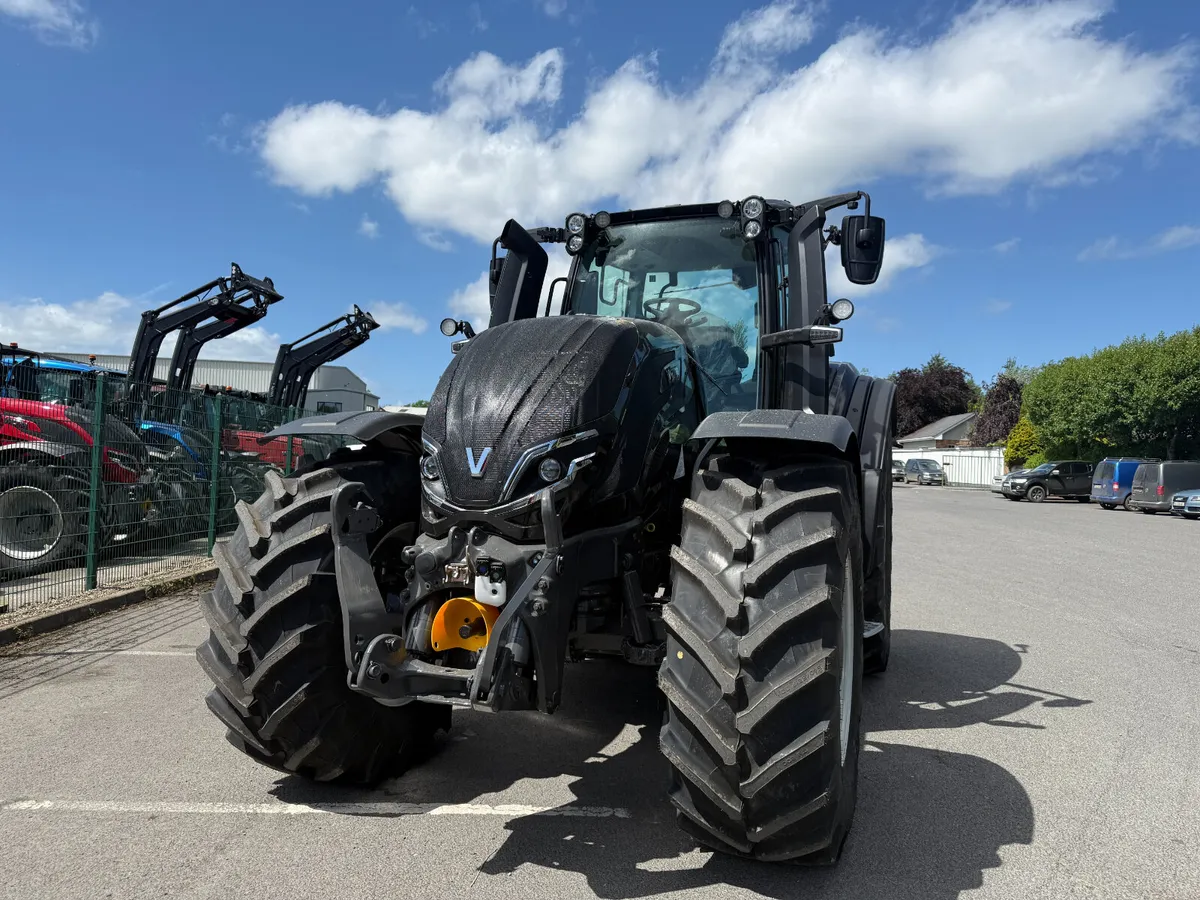 Valtra T235 Active -75th Anniversary Edition - Image 2