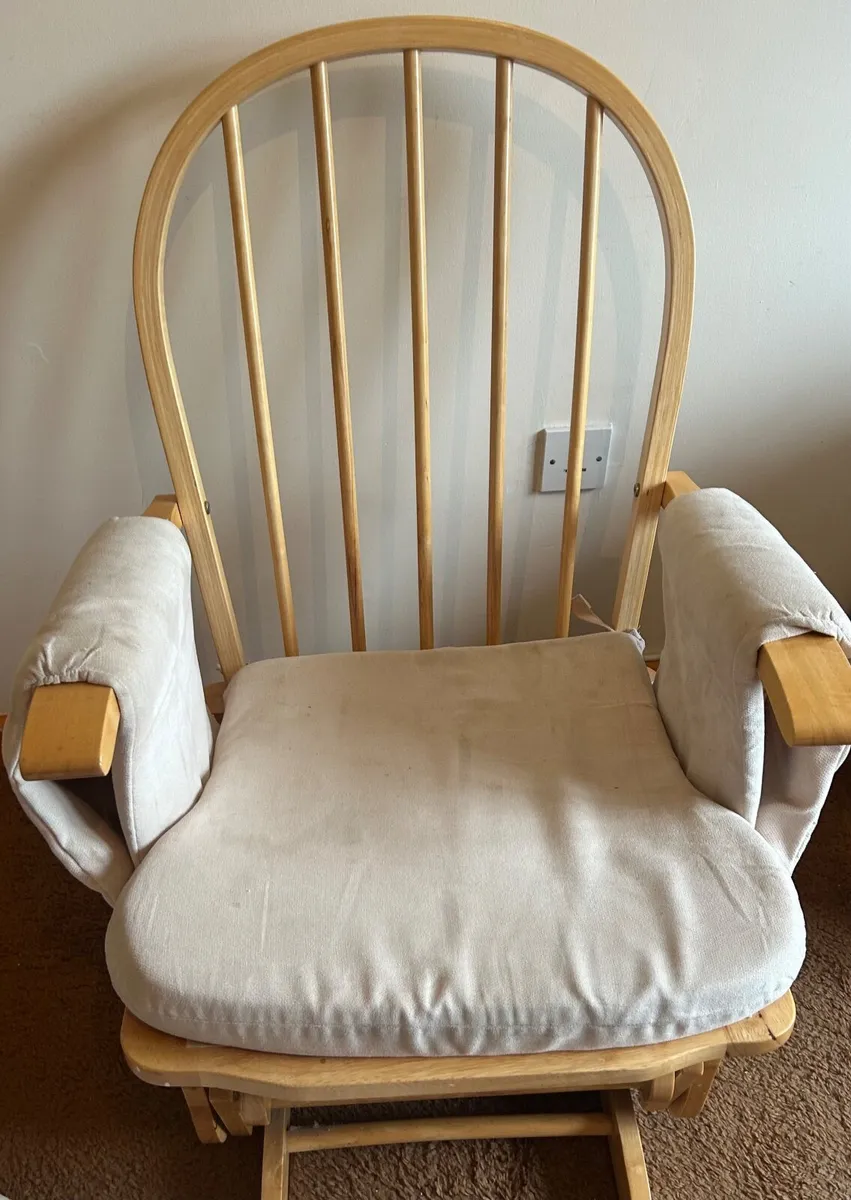Nursery rocking chair - Image 3