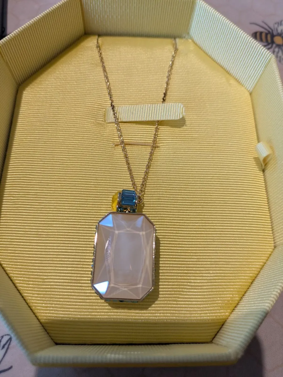 Swarovski Pendant Necklace with long chain - Image 1