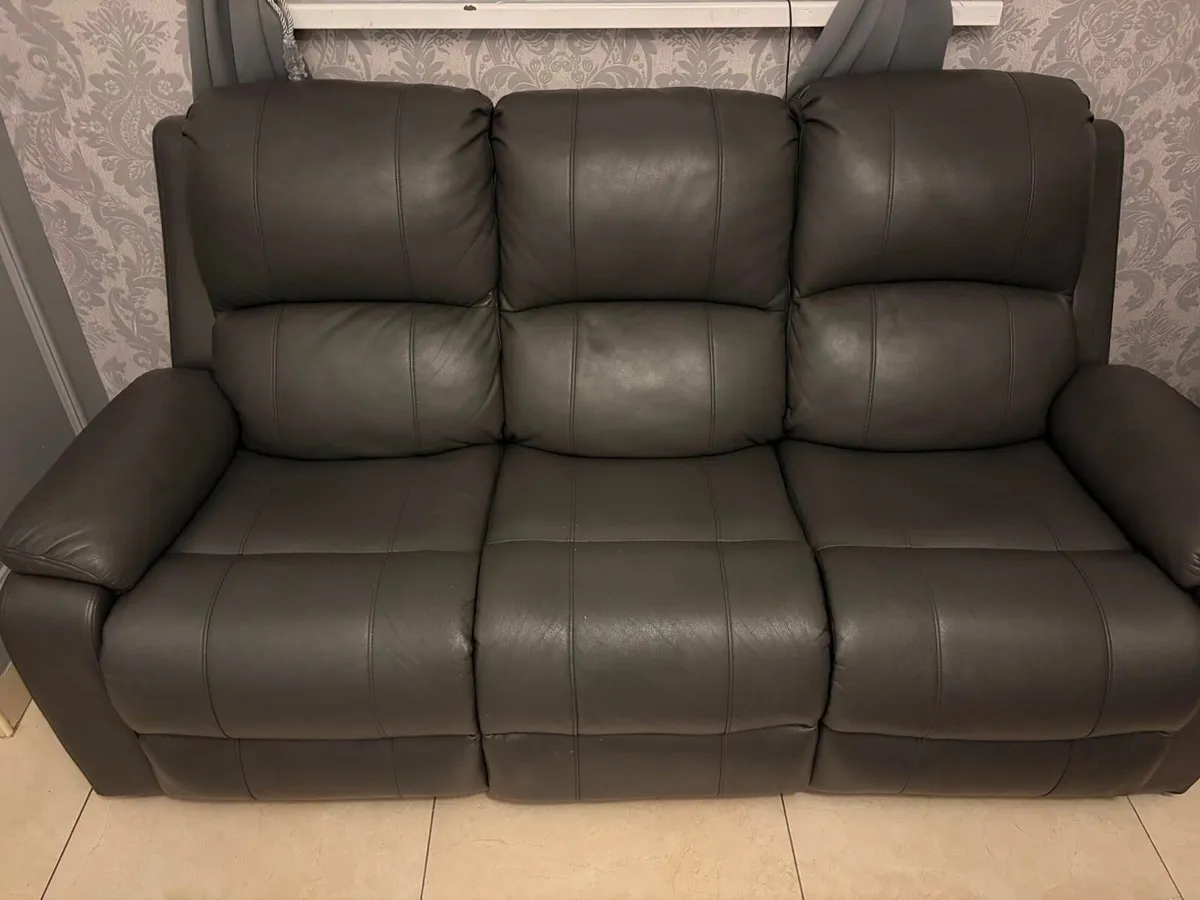 3 + 1 + 1 sofa - Image 1
