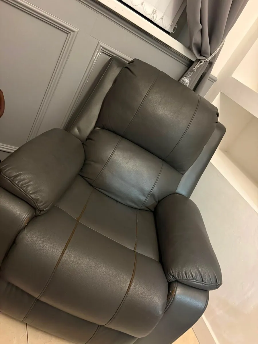 3 + 1 + 1 sofa - Image 2