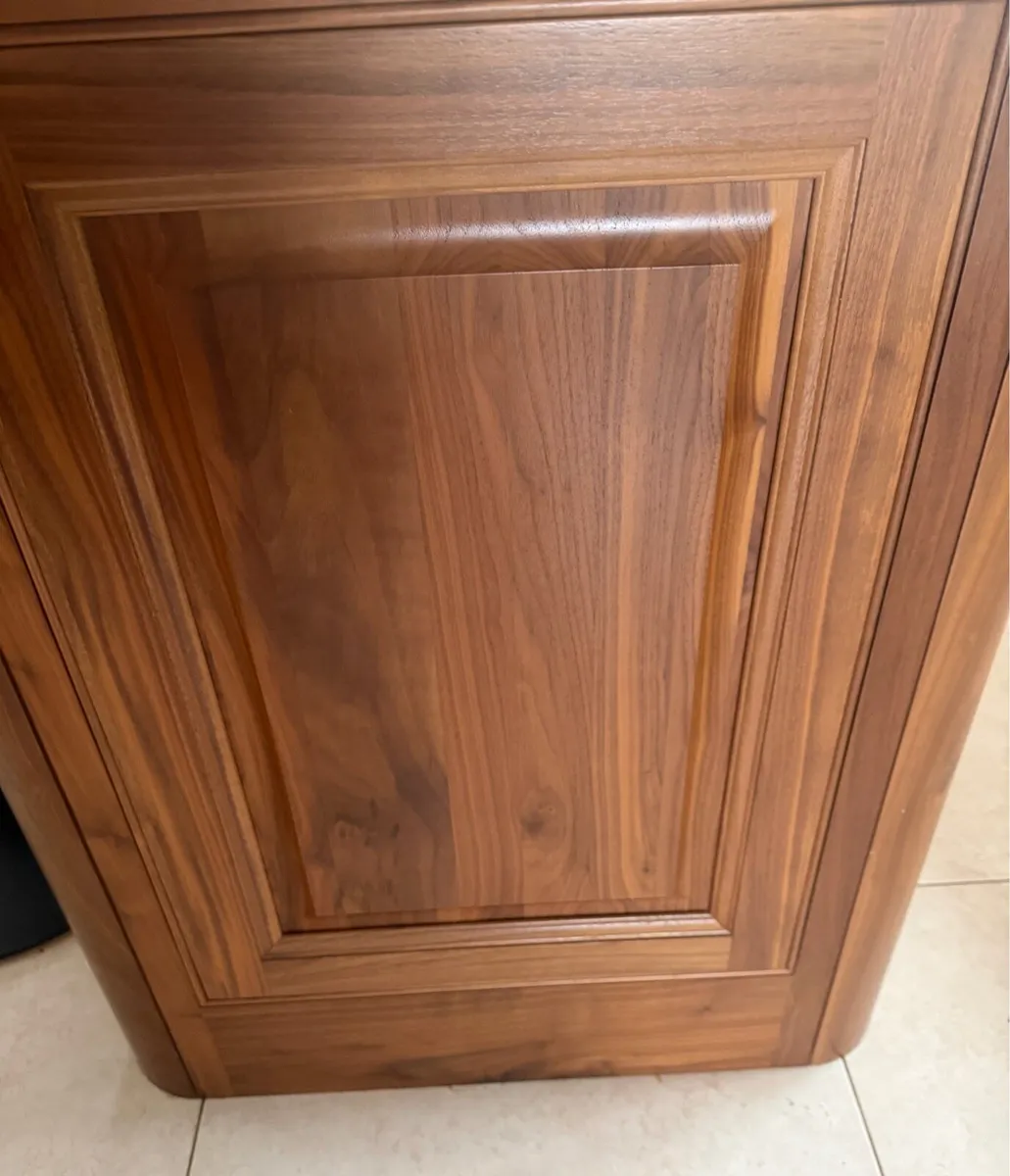 SOLID WALNUT INLAID KITCHEN & APPLIANCES - Image 4