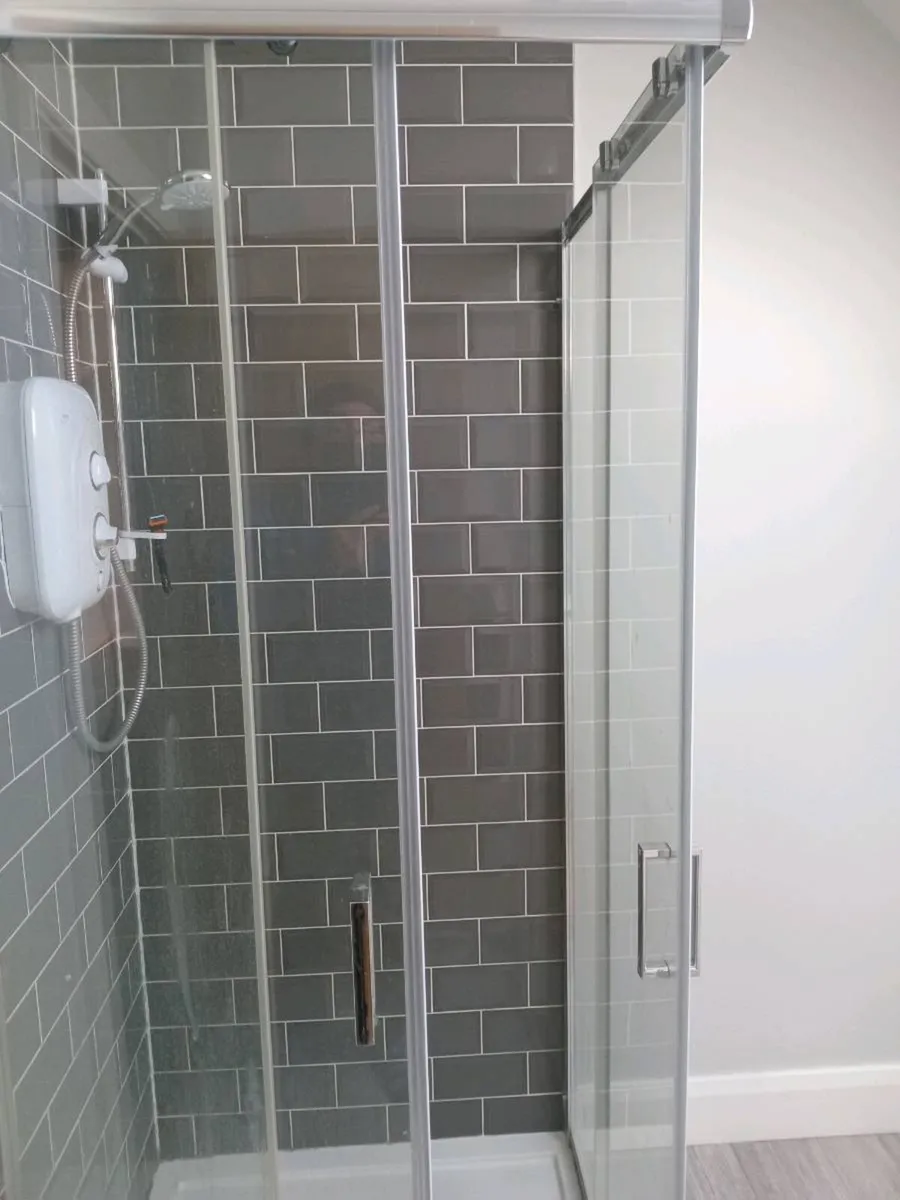 Shower Doors with Fixtures and Fittings - No Base - Image 2