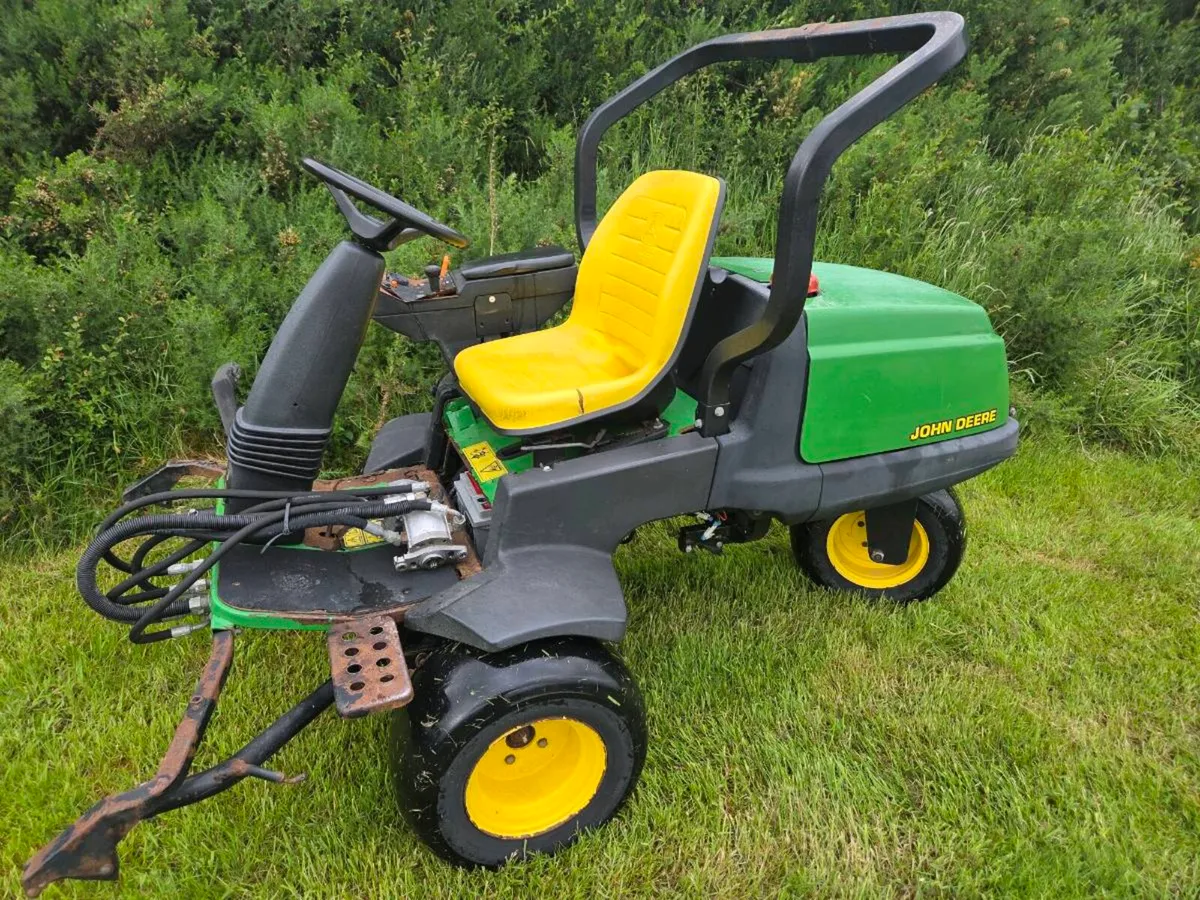 John Deere 2500 - Image 1
