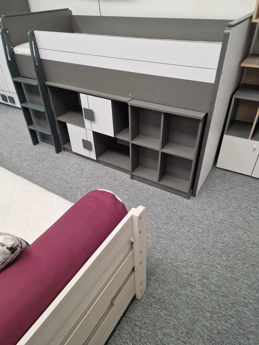 GUMI FURNITURE SET - Image 4