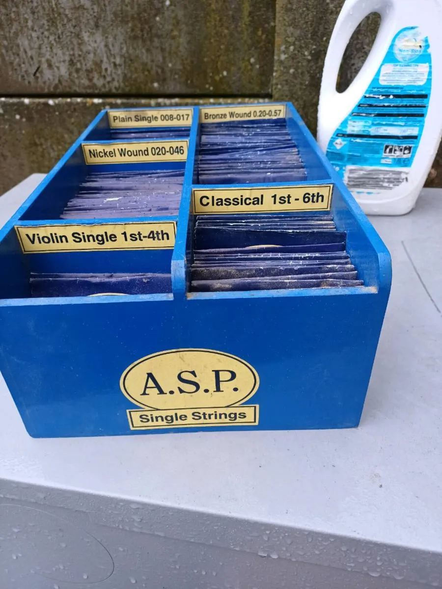 New Guitar & Violin Strings - Image 1