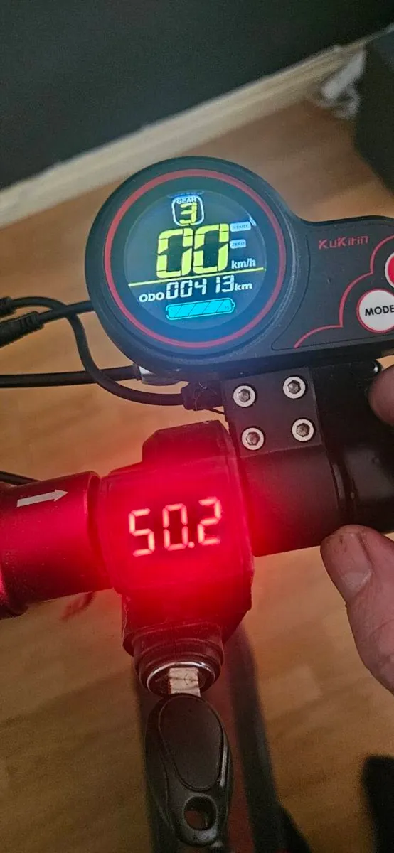 Kukirin M4 electric scooter - Image 3