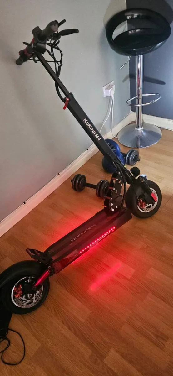 Kukirin M4 electric scooter - Image 4