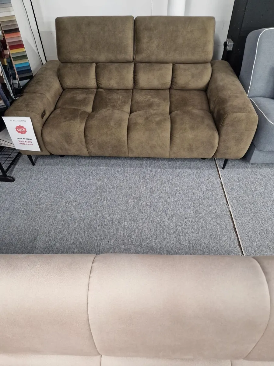 PLAZA 2 SEATER ELECTRIC - Image 1