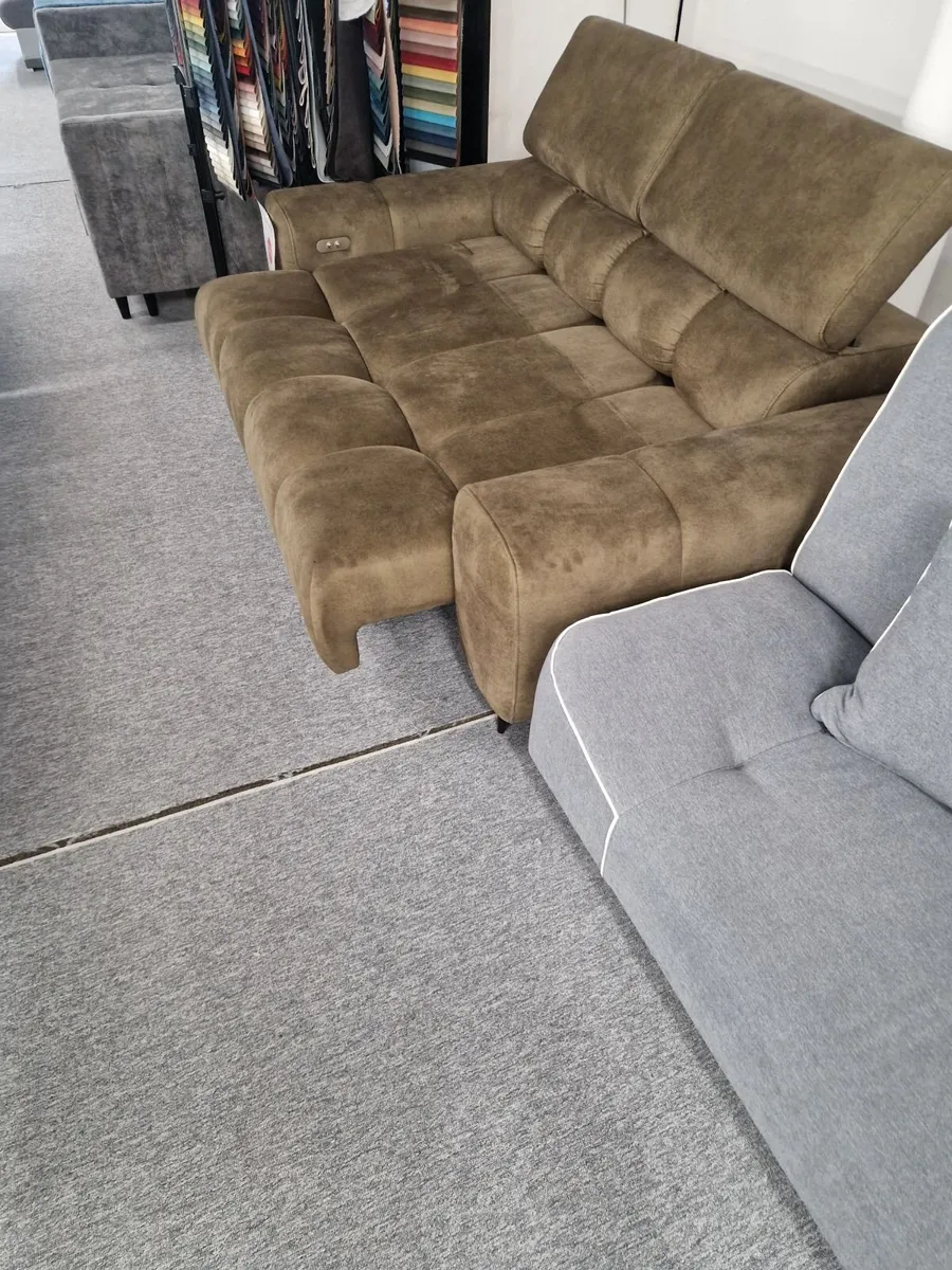 PLAZA 2 SEATER ELECTRIC - Image 3