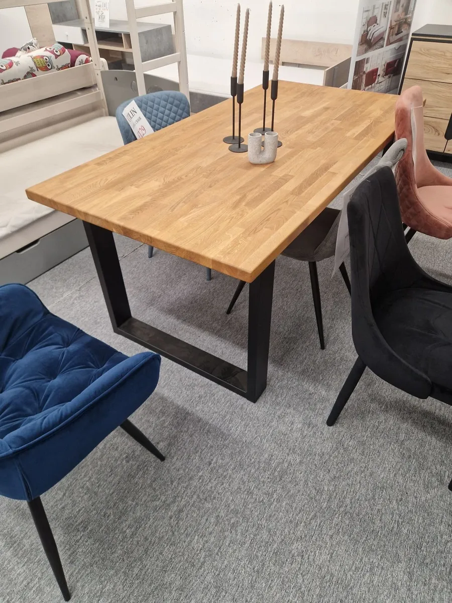 UMBERTO  DINING TABLE