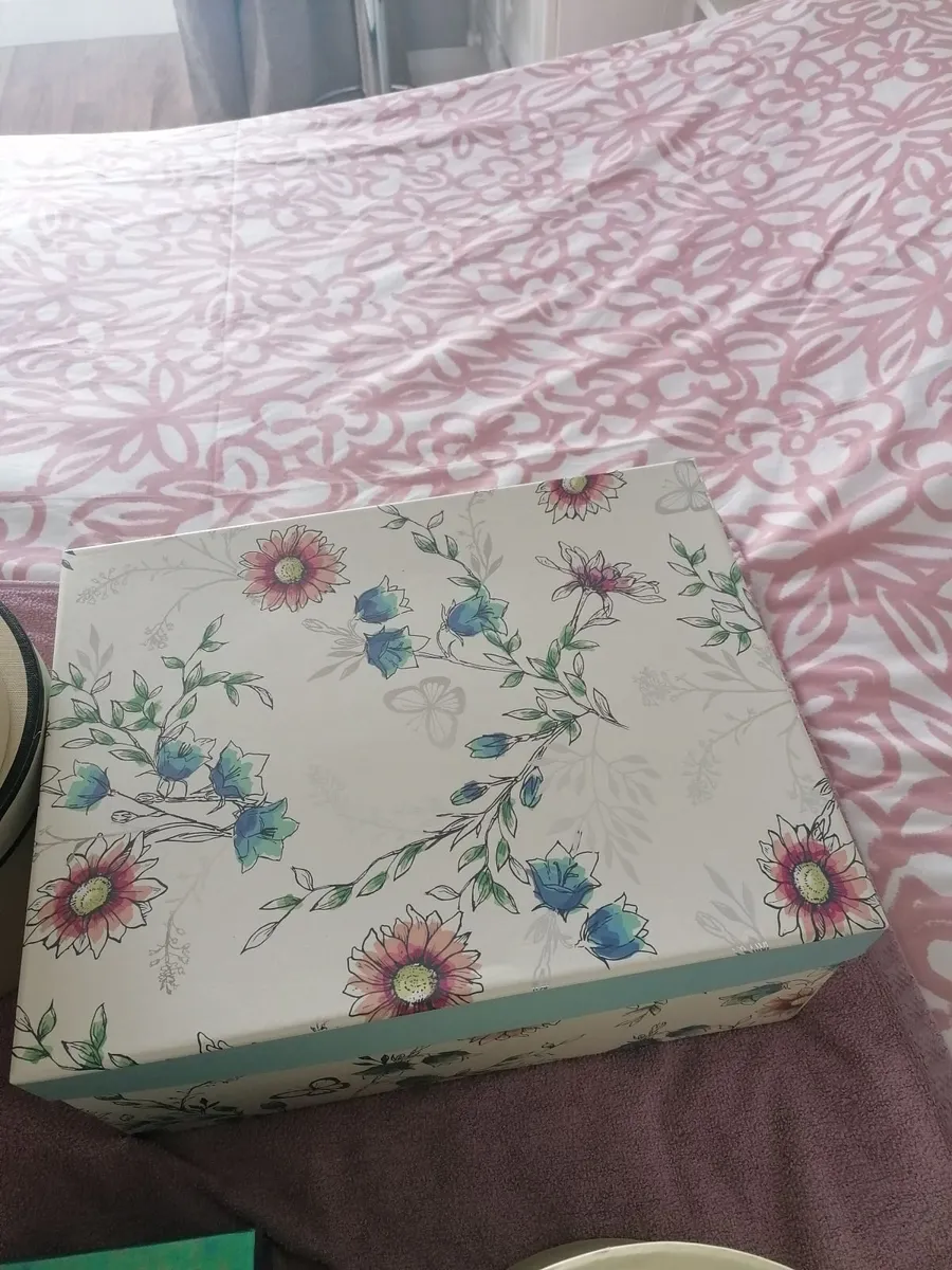 Many Different Boxes For Sale - Image 4