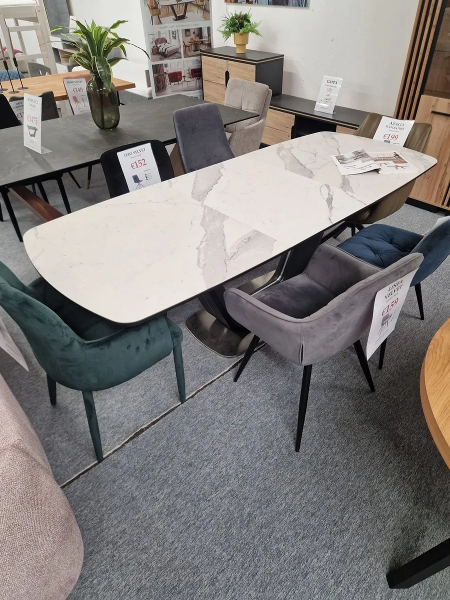 ARMANI CERAMIC DINNING TABLE - Image 3