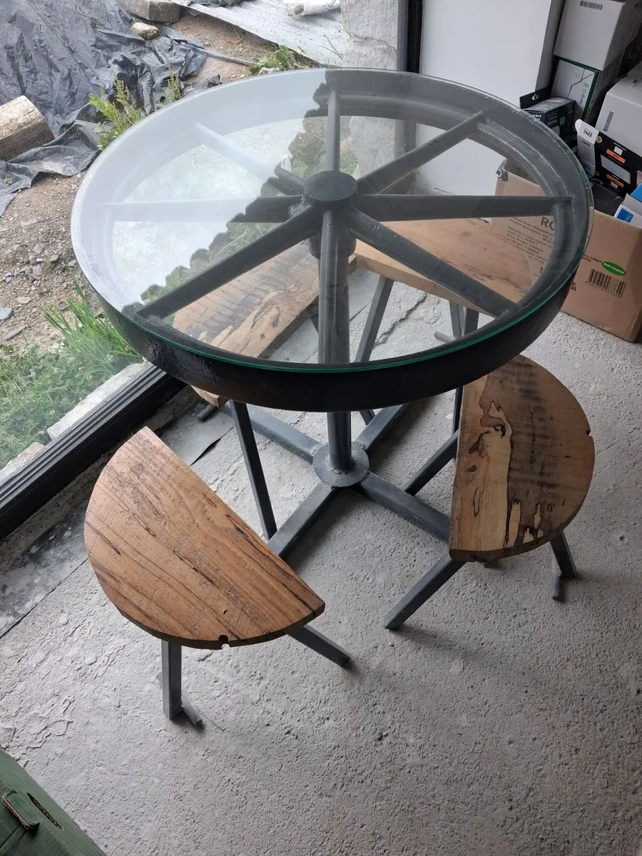 Table & stools - Image 3