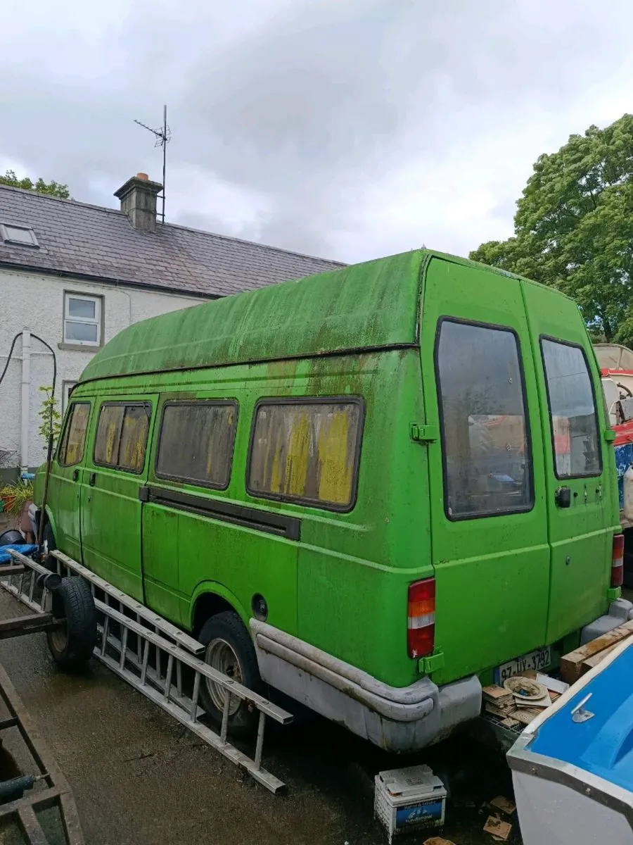 LDV Minibus with Campervan Potential - Image 4