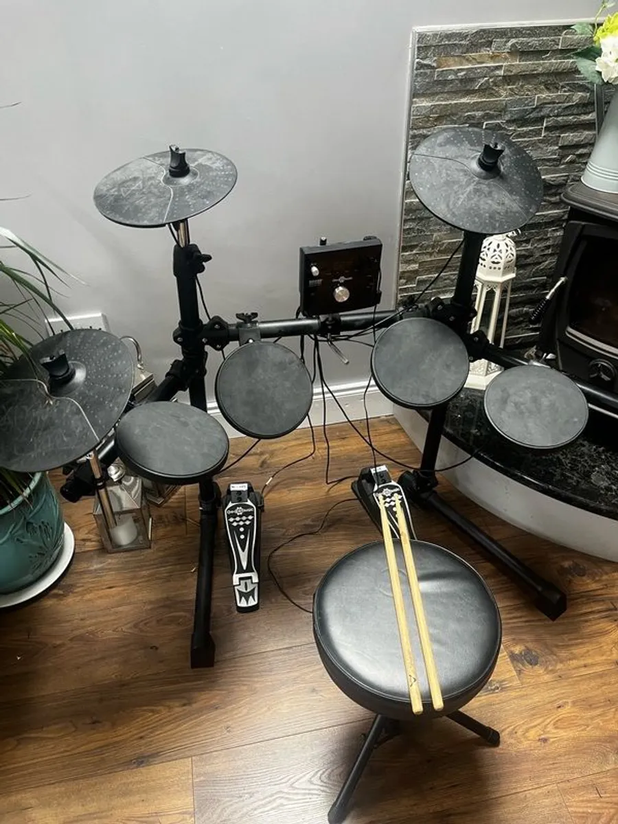 Drum Kit - Image 1