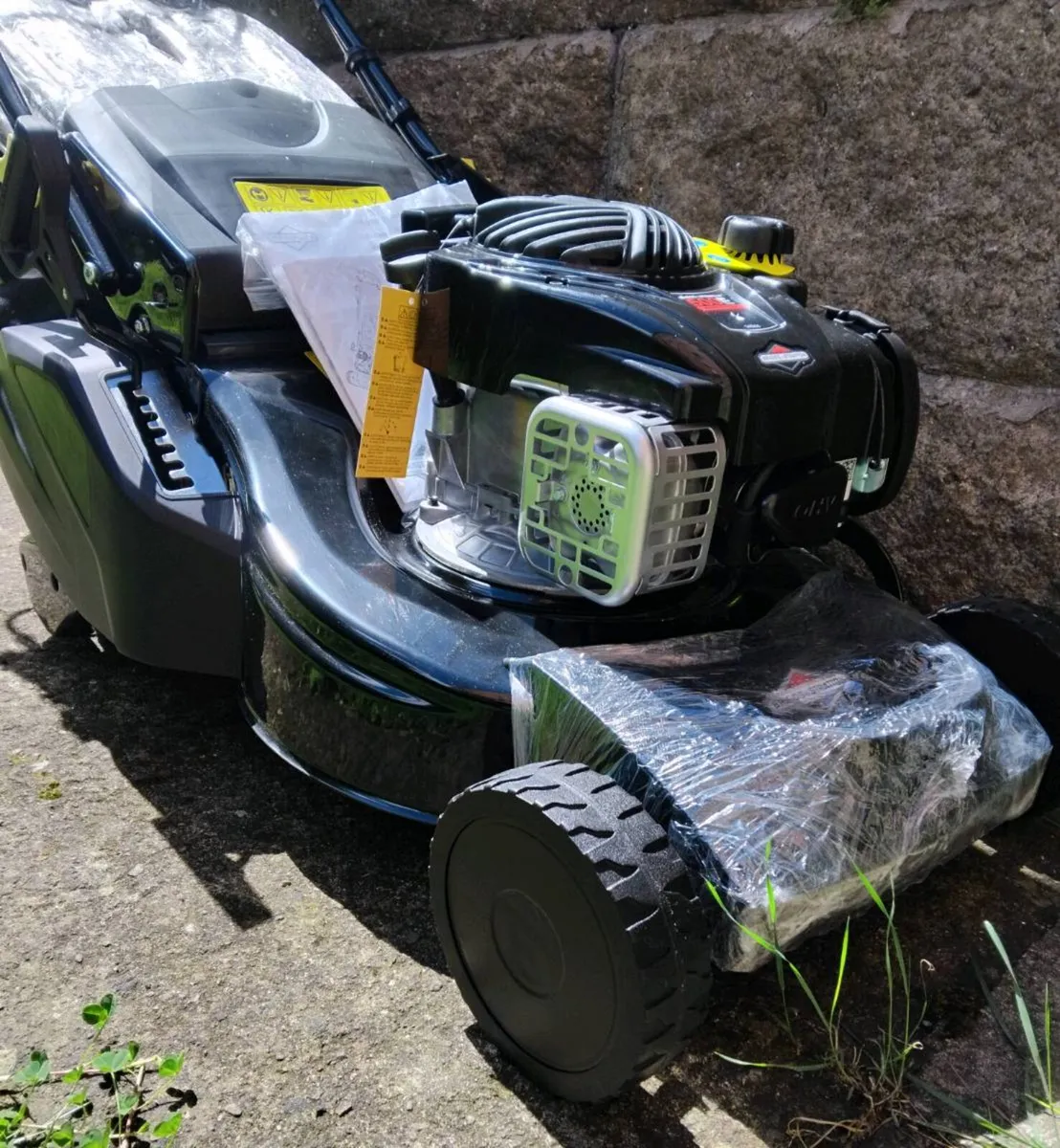 Lawnmower brand new rear Roller mower 18" cut - Image 2