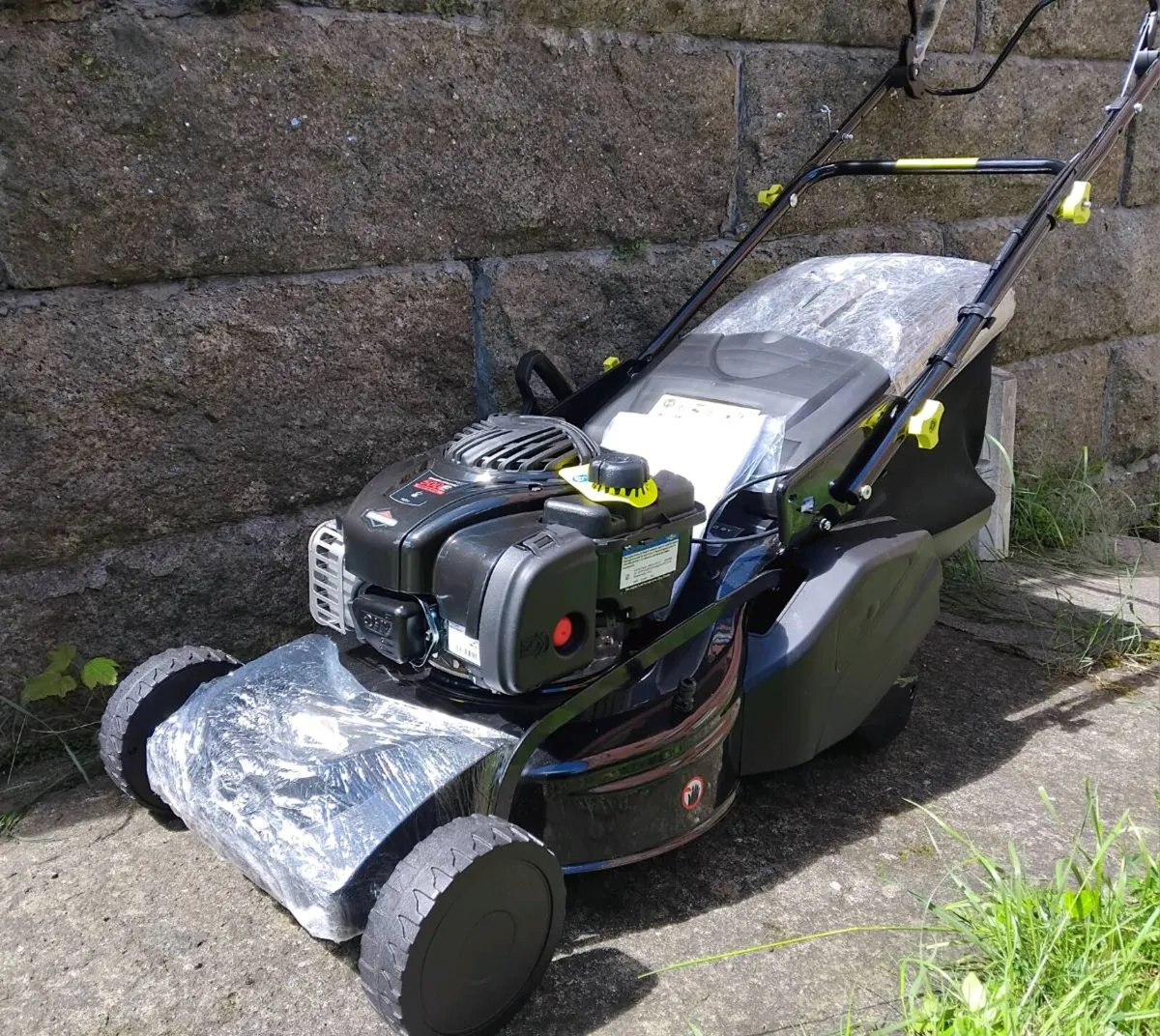 Lawnmower brand new rear Roller mower 18" cut - Image 4