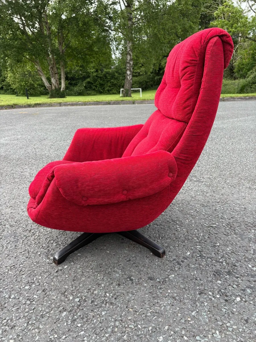 Mid-century retro vintage swivel armchair c1970 - Image 2