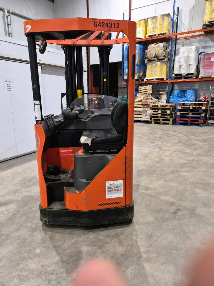 Toyota Reach Truck 2016 Forklift - Image 3