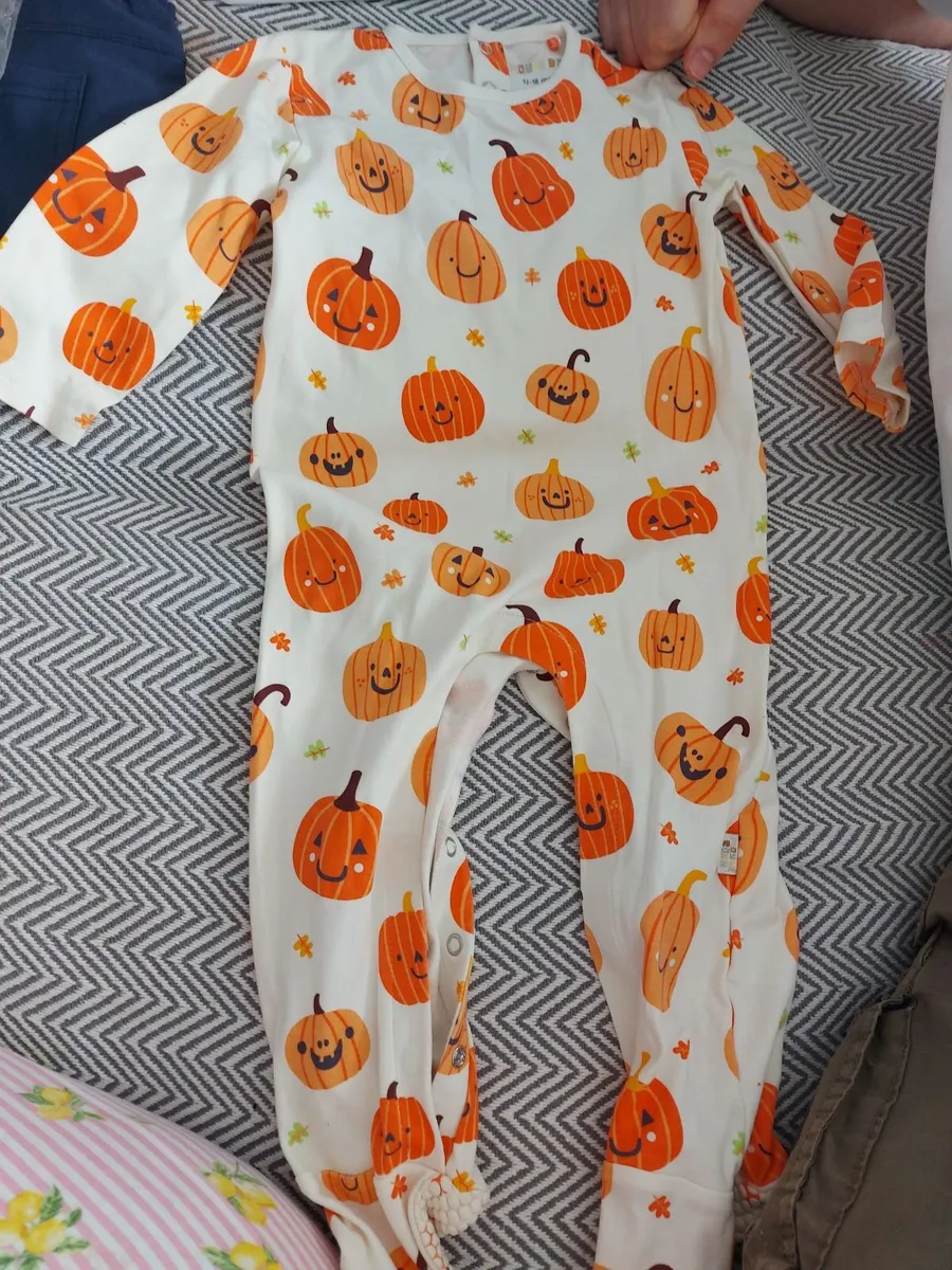 Baby clothes - Image 1