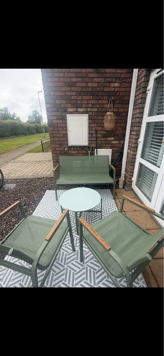 Garden furniture - Image 1