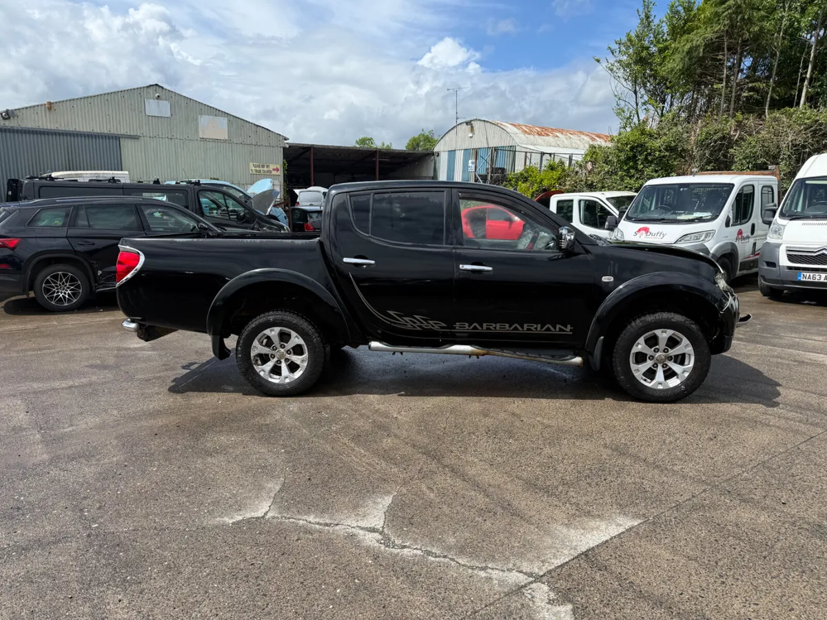 2014 Mitsubishi L200 2.5 DI-D - Image 2
