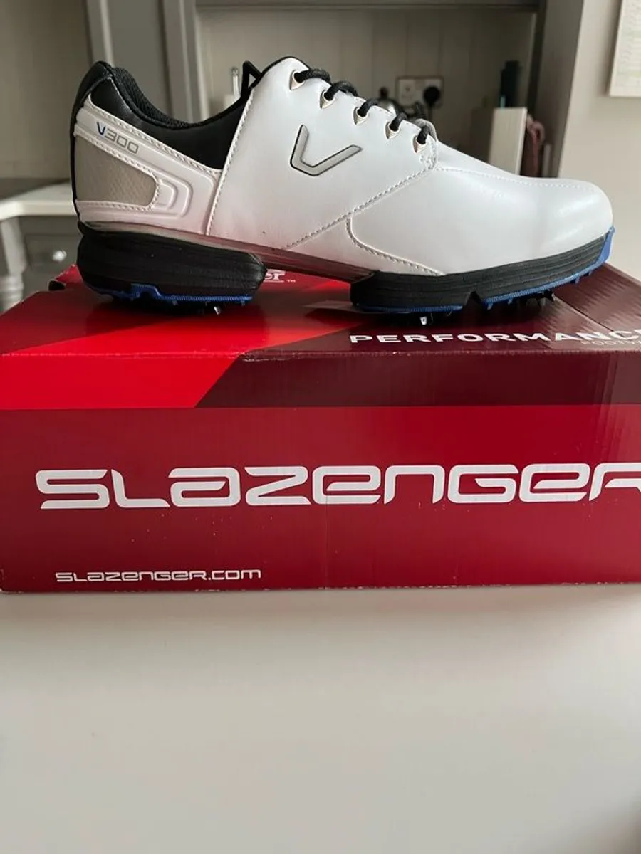 golf shoes - Image 1
