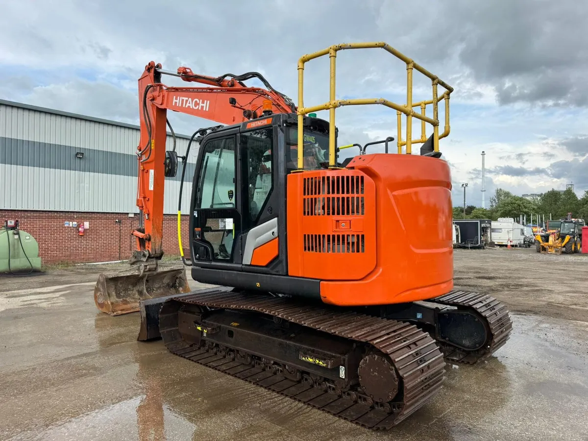 2023 HITACHI ZX135USBL-7 Tracked Excavator - Image 3