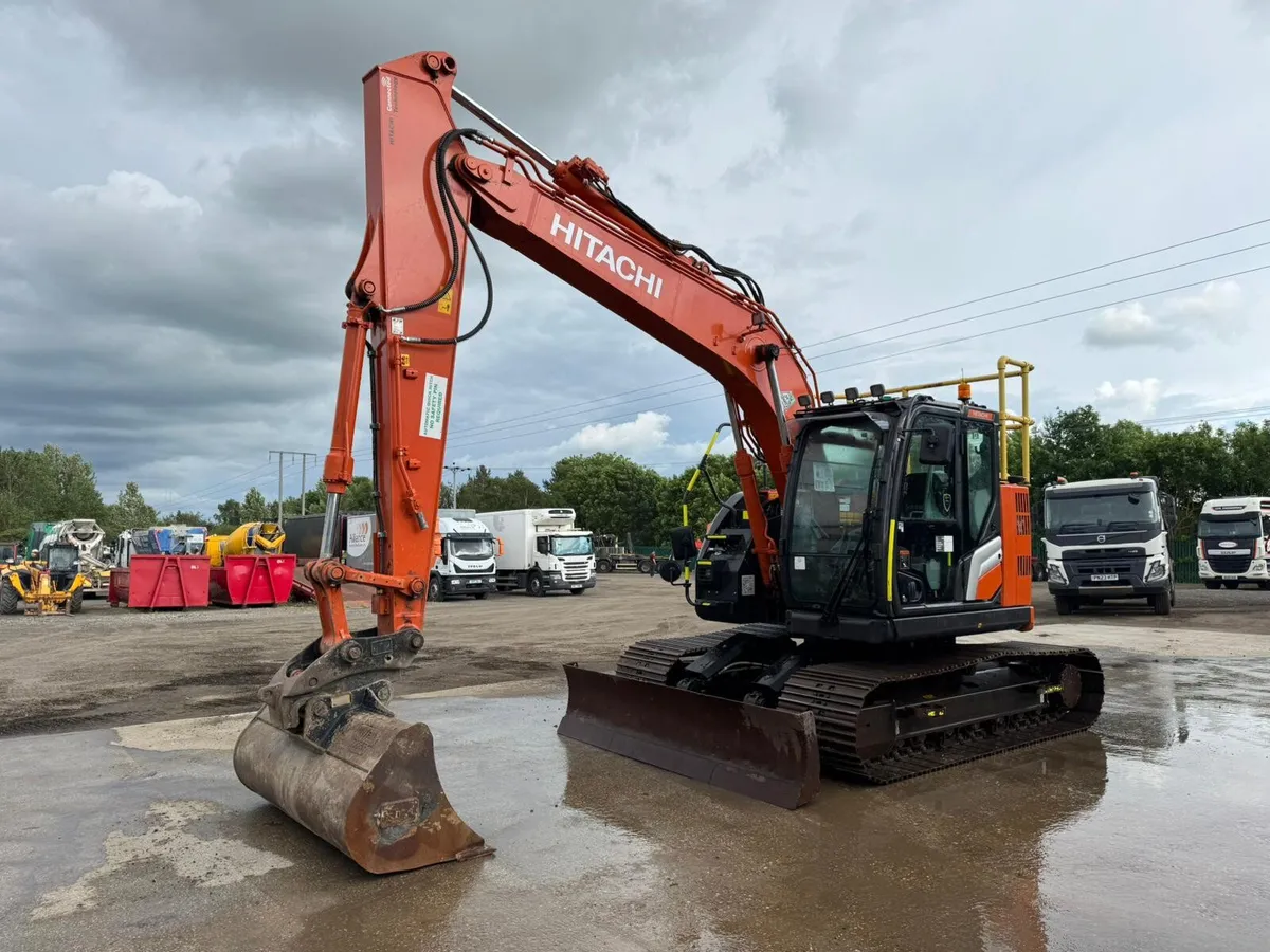2023 HITACHI ZX135USBL-7 Tracked Excavator - Image 1