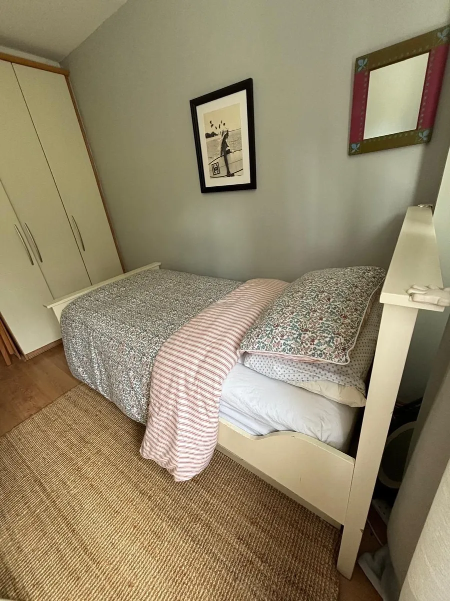 Childrens single trundle bed. - Image 4
