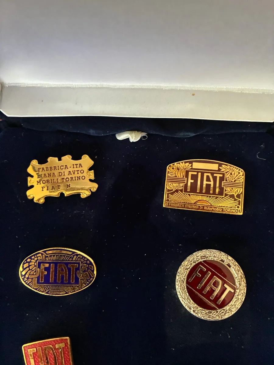 Fiat Centenary Lapel Pin Set - Image 3