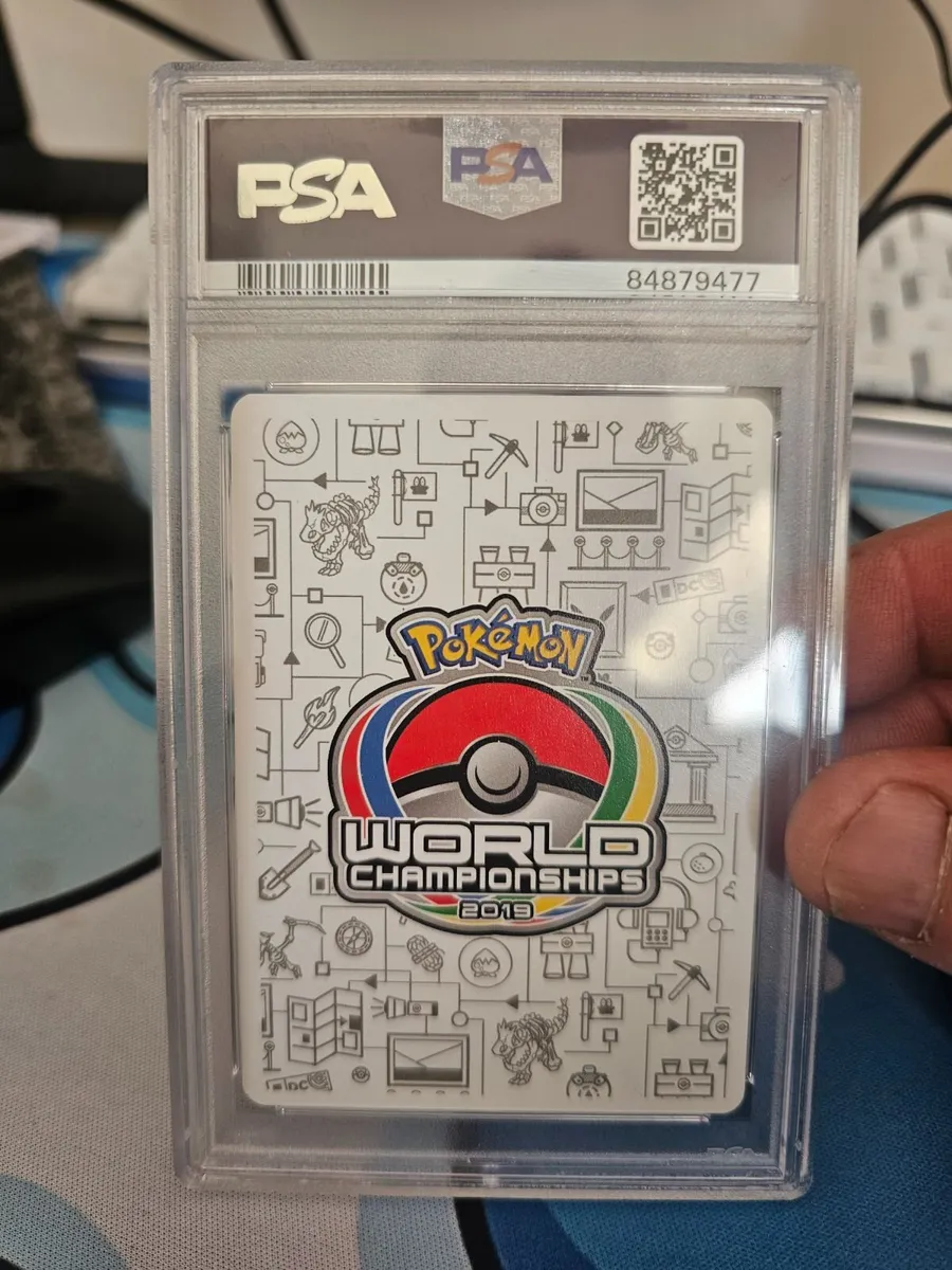 Pokemon 2019 Mewtwo & Mew - Image 2