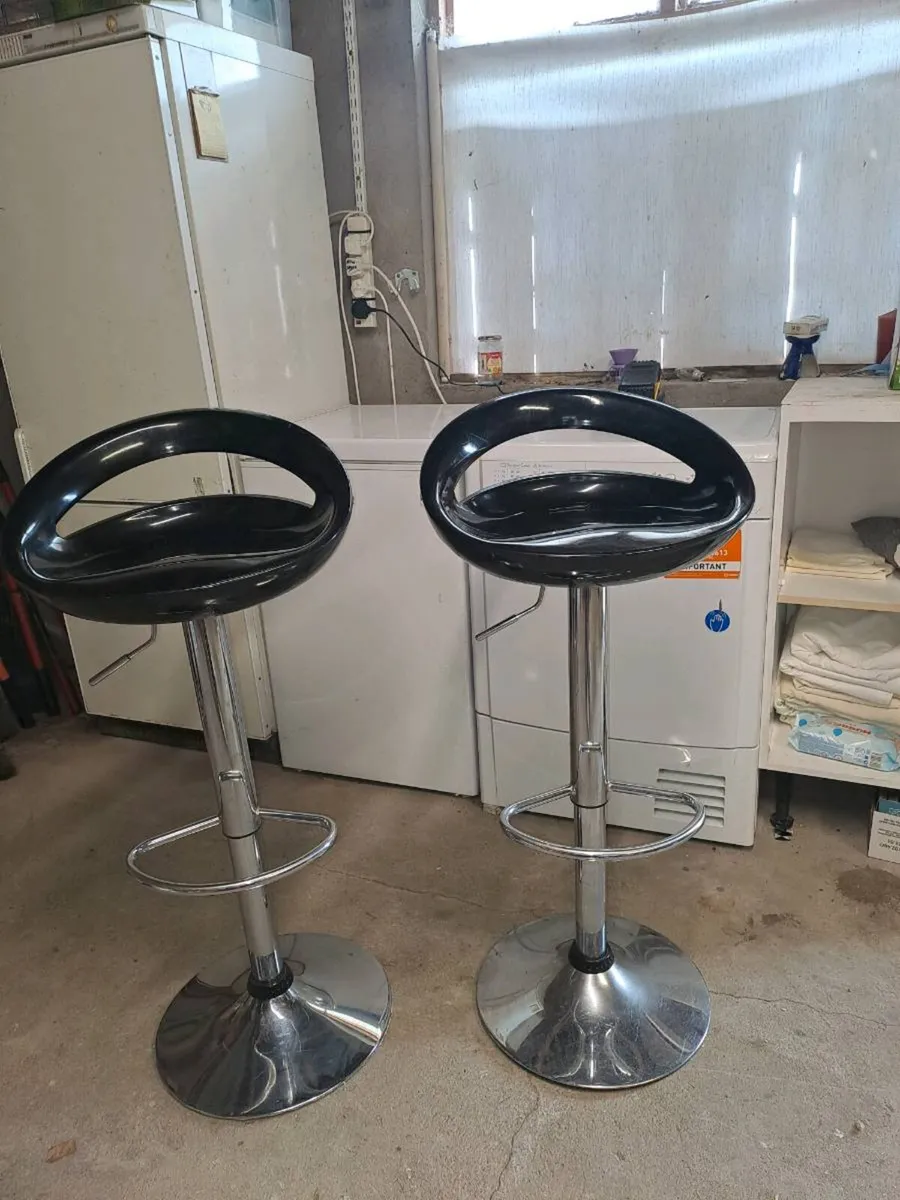 Kitchen stools - Image 1