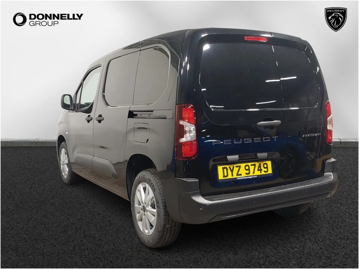 Peugeot Partner Standard Diesel Professional Plus - Image 2