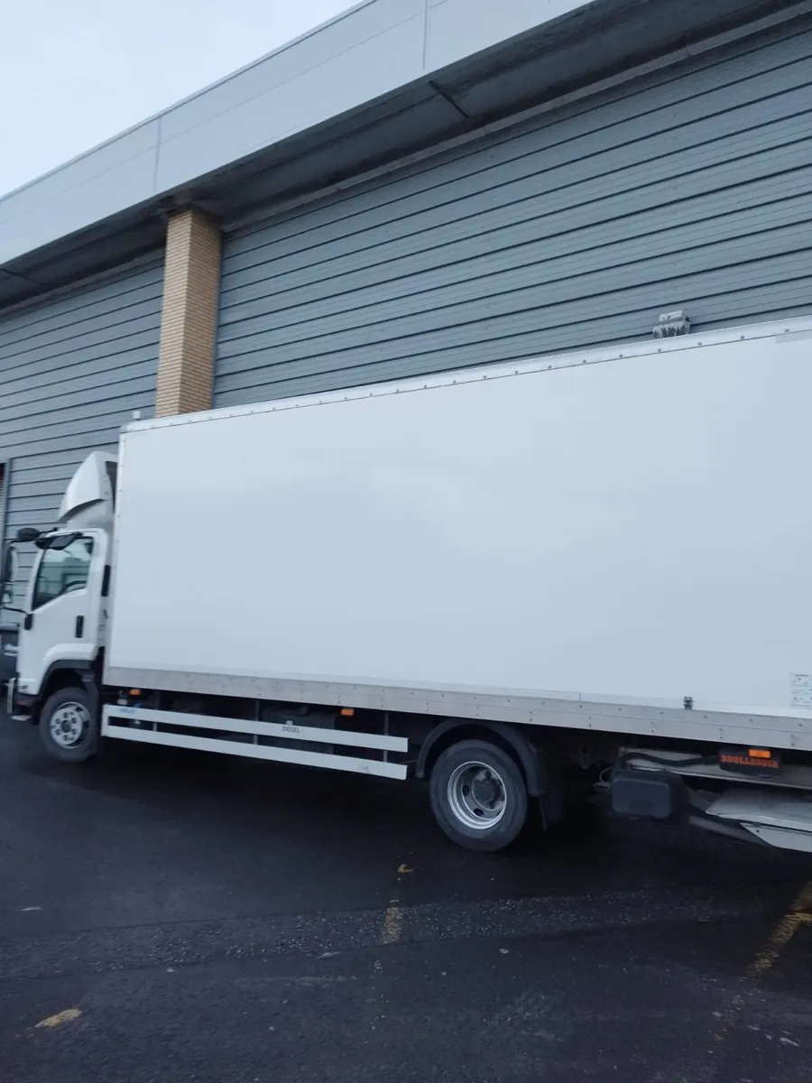 Isuzu F Series 210 HP 2022 - Image 2