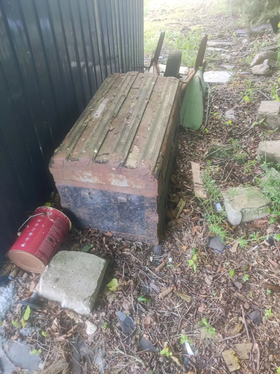 Old Trunk - Image 2