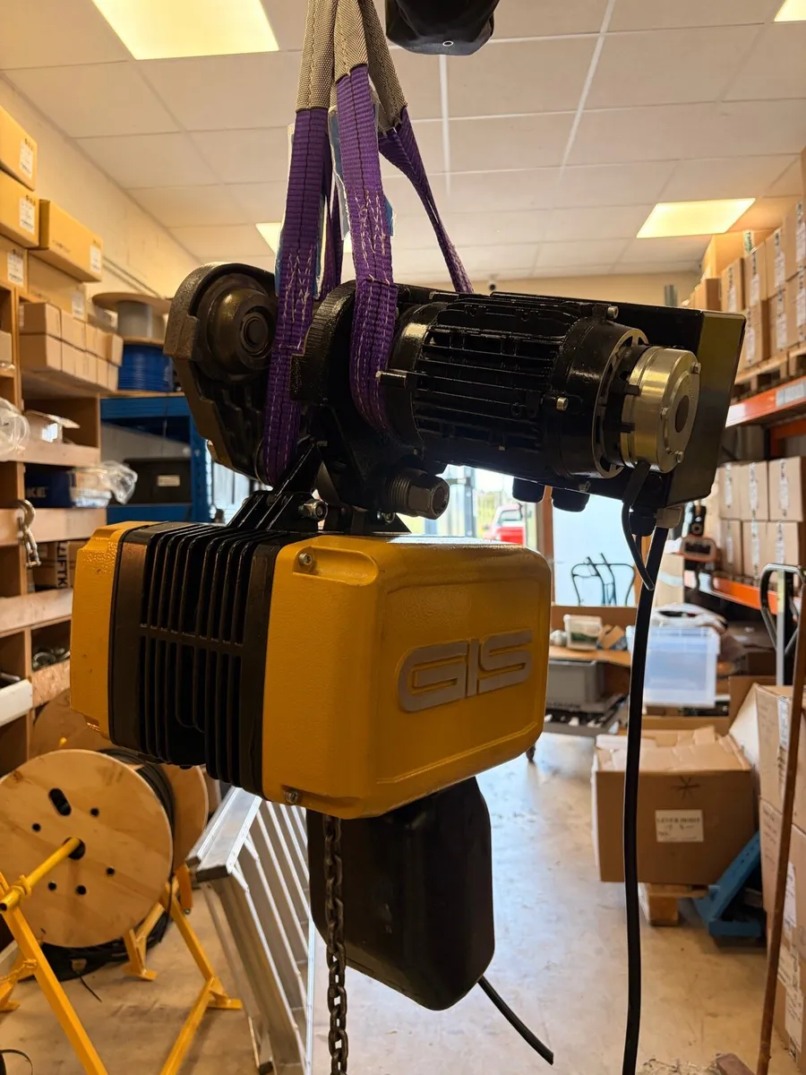 Hoist GIS 1T with Power Travel Trolley - Image 1