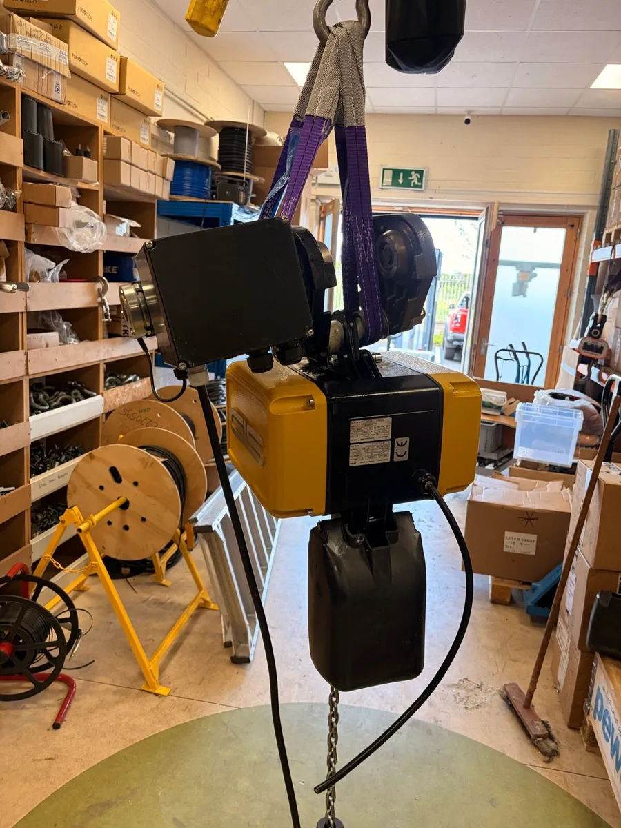 Hoist GIS 1T with Power Travel Trolley - Image 2