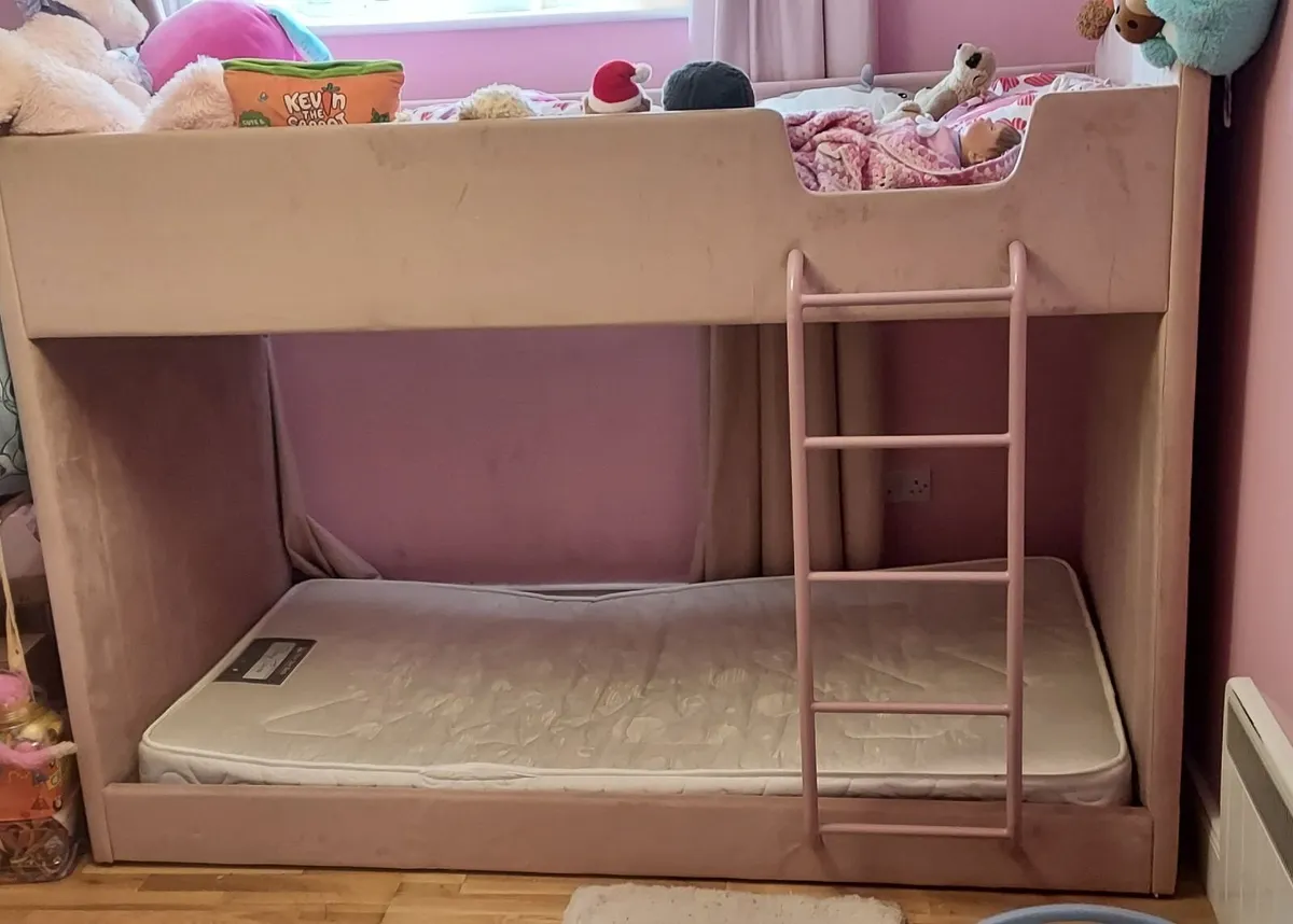 Bunk bed - Image 1