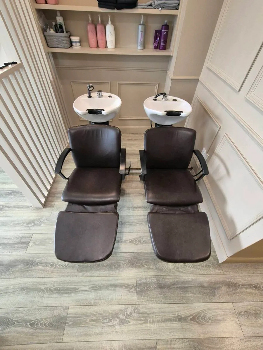 Salon Contents - Image 2