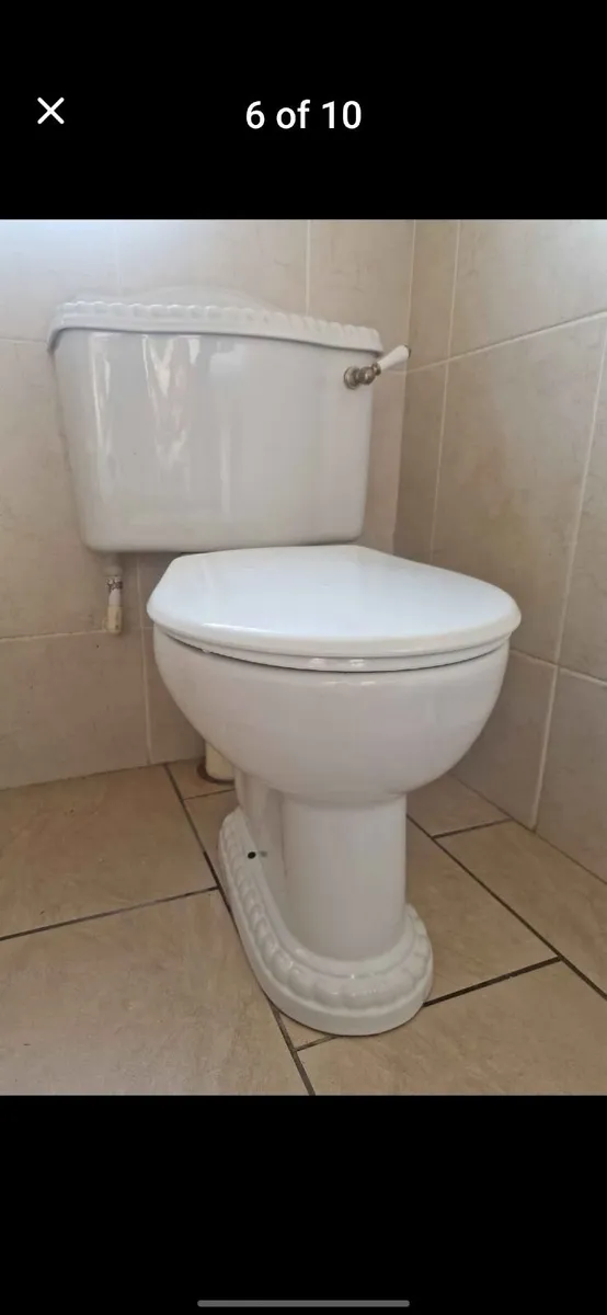 Toilet & sink - Image 3