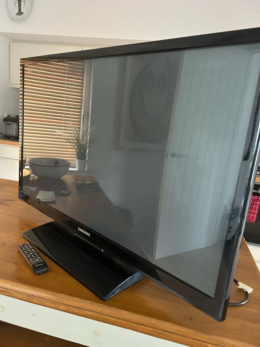 TV - Image 1