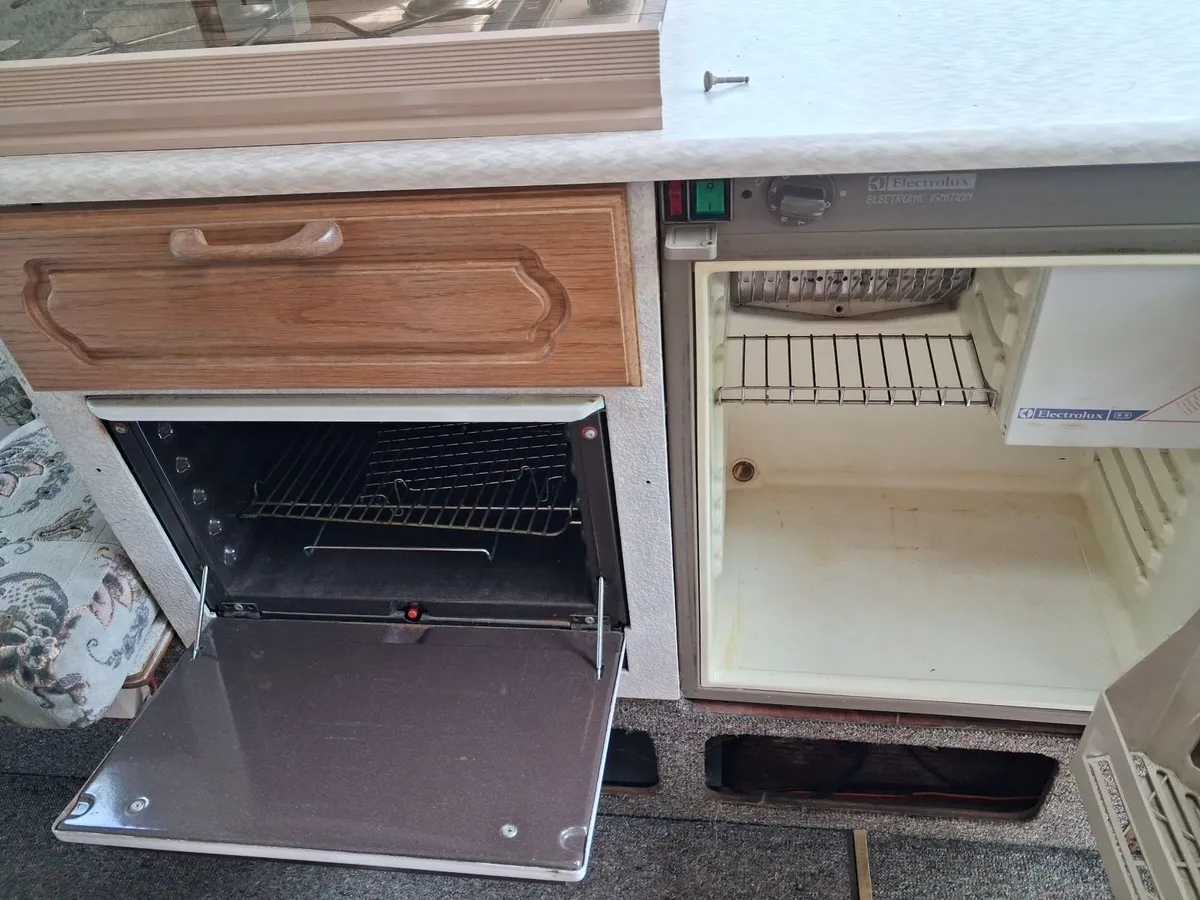 Campervan/motorhome - Image 4