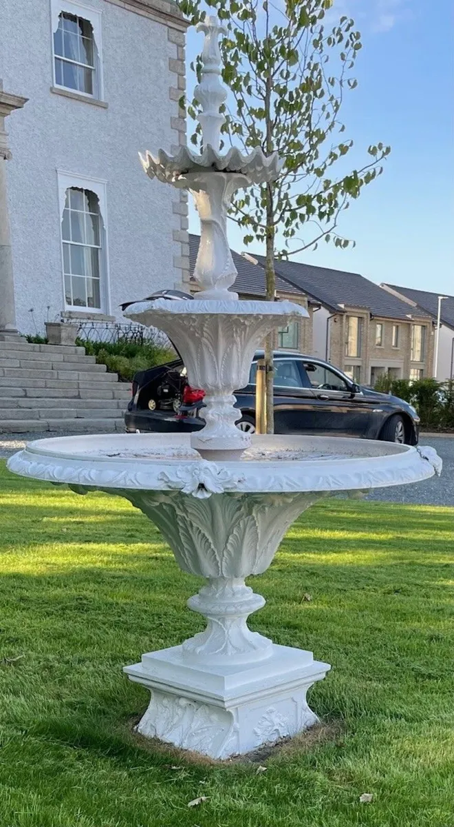 Antique Water Fountain . Large Three Tier Cast Iro - Image 2