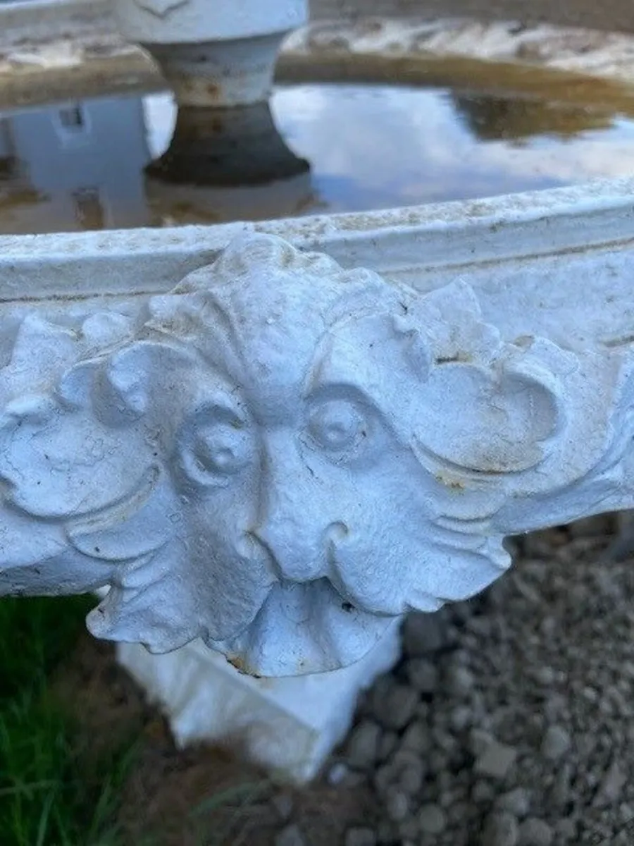 Antique Water Fountain . Large Three Tier Cast Iro - Image 4